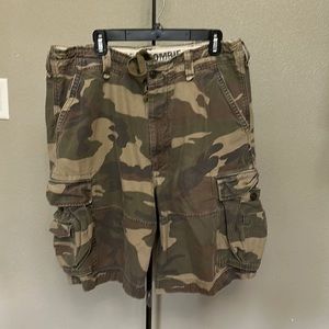 Men’s Abercrombie camo cargo shorts, size 36